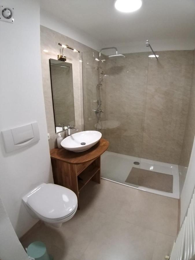 Modern Apartment, Full Kitchen, For 6 Gmunden Buitenkant foto
